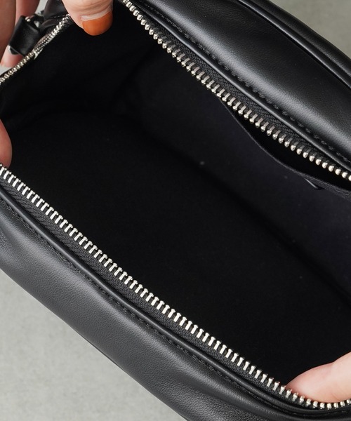 Actually(アクチュアリー)の「3WAY フェイクレザー キルトショルダーバッグ(ショルダーバッグ・レディース・グリーン/ブラック/アイボリー・フリー)」の22枚目の写真