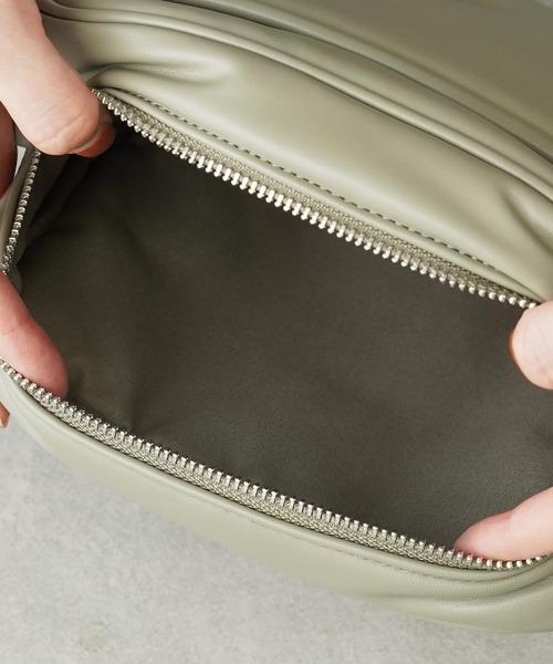 Actually(アクチュアリー)の「3WAY フェイクレザー キルトショルダーバッグ(ショルダーバッグ・レディース・グリーン/ブラック/アイボリー・フリー)」の9枚目の写真