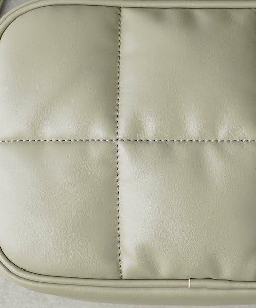 Actually(アクチュアリー)の「3WAY フェイクレザー キルトショルダーバッグ(ショルダーバッグ・レディース・グリーン/ブラック/アイボリー・フリー)」の8枚目の写真