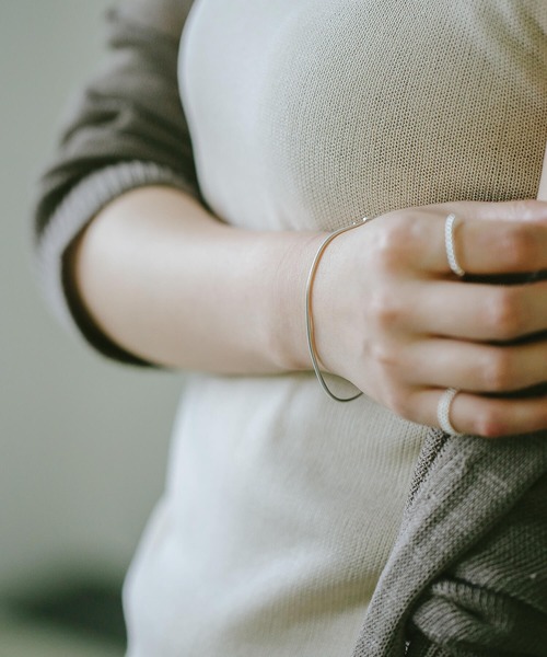 Ops.（オプス）の「ブレスレット レディース シルバー925 ゴールド 金属アレルギー対応【VENEC ベネック】（ブレスレット・レディース・シルバー/イエローゴールド・ONE SIZE）」の4枚目の写真