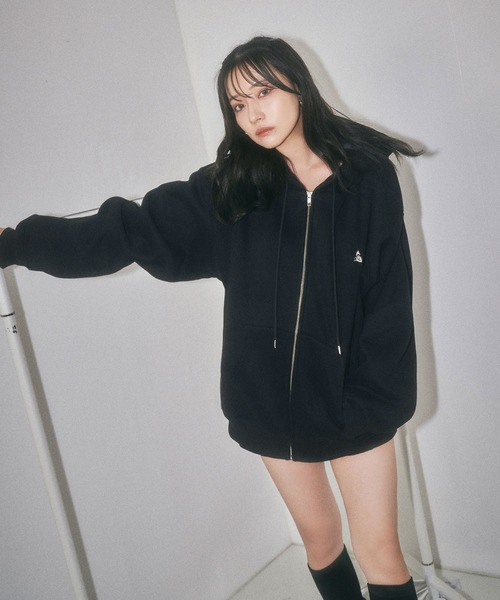 ANDGEEBEE（アンジービー）の「UNISEX FOX裏起毛パーカー（パーカー・レディース・ブラック/ホワイト・FREE）」の11枚目の写真