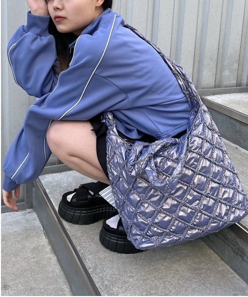 PAGEBOY(ページボーイ)の「パールキルティングバッグ(ショルダーバッグ・レディース・オフホワイト/ブラック/パープル・FREE)」の3枚目の写真