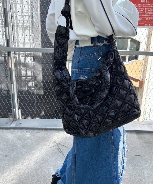 PAGEBOY(ページボーイ)の「パールキルティングバッグ(ショルダーバッグ・レディース・オフホワイト/ブラック/パープル・FREE)」の2枚目の写真