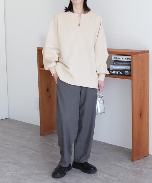 reca(レカ)の「オシャレ防寒も妥協しない!裏起毛ランタンスリーブプルオーバー(スウェット・レディース・ブラック/キナリ/レッド系その他・FREE)」の6枚目の写真