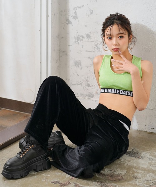 Diable baiser(ディアブルベーゼ)の「ウエストクロスシャーリング細見えベロアパンツ(その他パンツ・レディース・ブラック・M-L)」の2枚目の写真