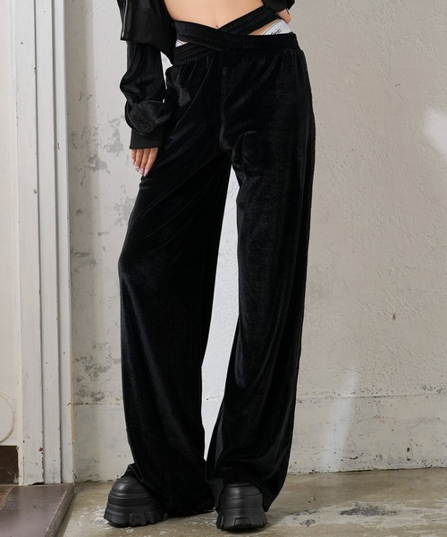 Diable baiser(ディアブルベーゼ)の「ウエストクロスシャーリング細見えベロアパンツ(その他パンツ・レディース・ブラック・M-L)」の6枚目の写真