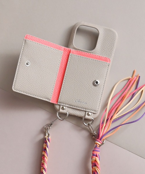 An+u（アンユー）の「カードポケット付 スマホケース iPhone15pro（スマホケース/カバー・レディース・グリーン/ピンク/グレー/ブラック/ベージュ・ONE SIZE）」の3枚目の写真