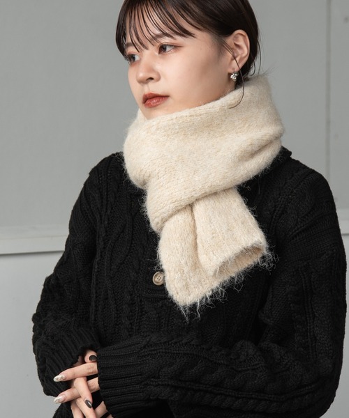 lawgy（ラウジー）の「fluffy compact muffler / フラッフィーコンパクトマフラー（マフラー・レディース・キャメル/アイボリー/チャコールグレー・FREE）」の4枚目の写真