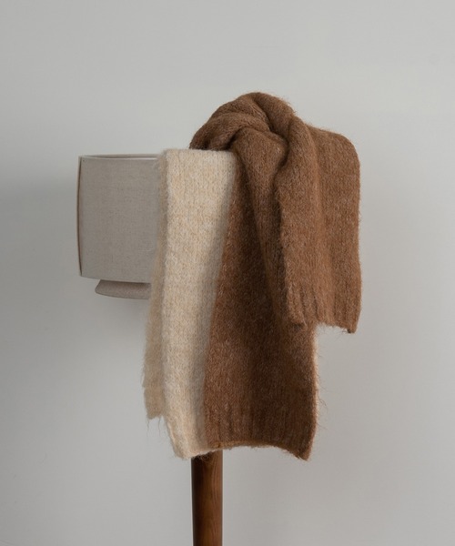 lawgy（ラウジー）の「fluffy compact muffler / フラッフィーコンパクトマフラー（マフラー・レディース・キャメル/アイボリー/チャコールグレー・FREE）」の6枚目の写真