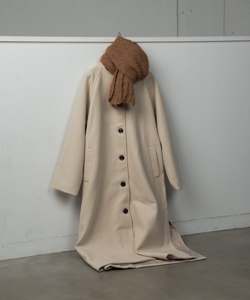 lawgy（ラウジー）の「fluffy compact muffler / フラッフィーコンパクトマフラー（マフラー・レディース・キャメル/アイボリー/チャコールグレー・FREE）」の7枚目の写真