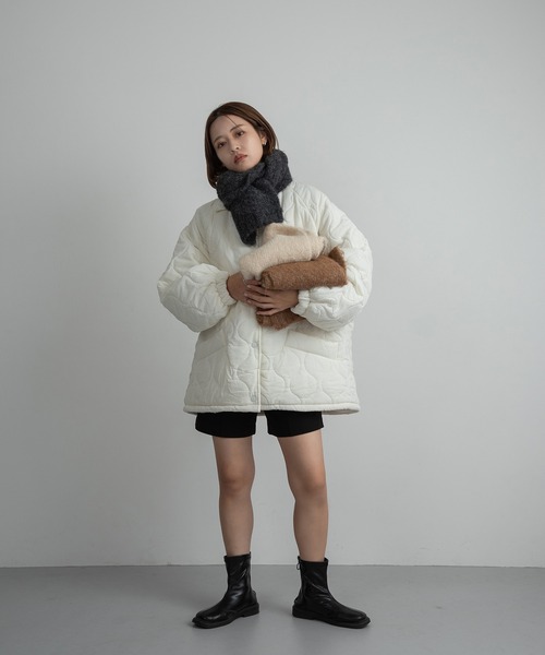 lawgy（ラウジー）の「fluffy compact muffler / フラッフィーコンパクトマフラー（マフラー・レディース・キャメル/アイボリー/チャコールグレー・FREE）」の9枚目の写真