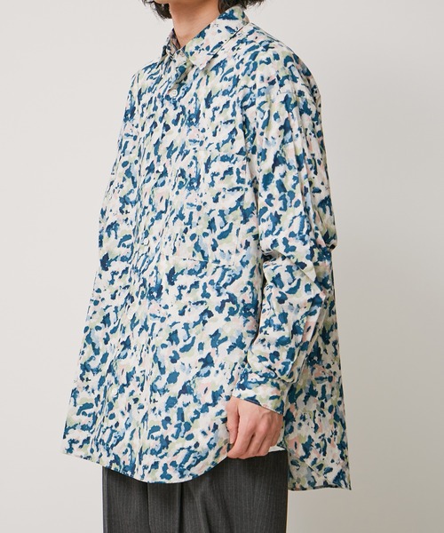 ADAM ET ROPE'(アダムエロペ)の「アソートプリント ビッグシルエット レギュラーカラーシャツ / ロングシーズン着用可能(シャツ/ブラウス・メンズ・スミクロ/グレー系その他/グリーン系その他/ネイビー・L/M)」の18枚目の写真
