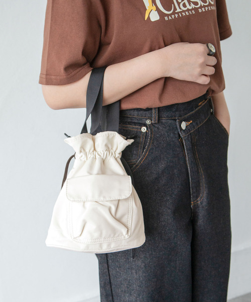 Chillfar（チルファー）の「ナイロンミニ巾着バッグ（ショルダーバッグ・レディース・ブルー/ブラック/アイボリー・FREE）」の2枚目の写真