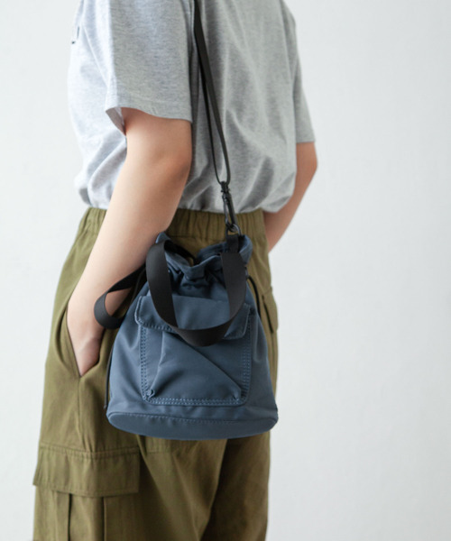 Chillfar（チルファー）の「ナイロンミニ巾着バッグ（ショルダーバッグ・レディース・ブルー/ブラック/アイボリー・FREE）」の22枚目の写真