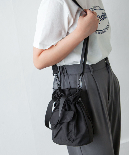 Chillfar（チルファー）の「ナイロンミニ巾着バッグ（ショルダーバッグ・レディース・ブルー/ブラック/アイボリー・FREE）」の18枚目の写真