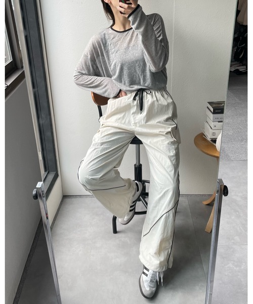 ap retro（アプレトロ）の「配色パイピングトラックパンツ / ナイロンラインパンツ（その他パンツ・レディース・グレー/チャコールグレー/アイボリー/ブラック・FREE）」の5枚目の写真