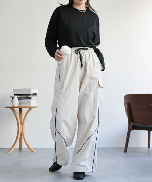 ap retro（アプレトロ）の「配色パイピングトラックパンツ / ナイロンラインパンツ（その他パンツ・レディース・グレー/チャコールグレー/アイボリー/ブラック・FREE）」の12枚目の写真
