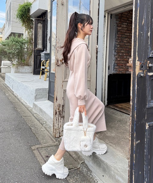 セール】【ZOZO限定】ZIPフードタイトワンピース（ワンピース）｜ROYAL