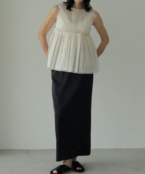 anuke（アンヌーク）の「anuke Satin Pencil Skirt サテン