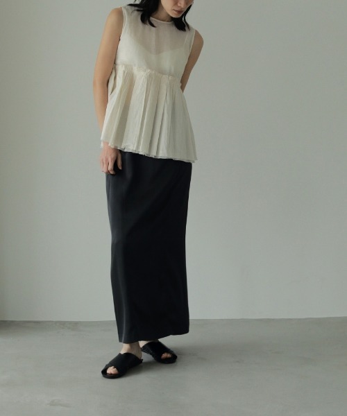 anuke（アンヌーク）の「anuke Satin Pencil Skirt サテン