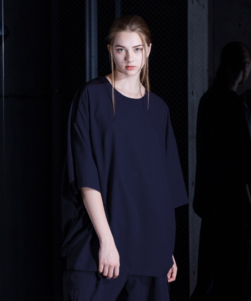 VOAAOV(ヴォアーブ)の「【VOAAOV】Summer Wool Like Short Sleeve Pullover(Tシャツ/カットソー・メンズ・グレー/ブラウン/ブラック・1/2)」の2枚目の写真