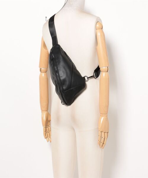 Fun & Daily（ファンアンドデイリー）の「F&D : PUクロスボディバッグ（ボディバッグ/ウエストポーチ・メンズ・ブラック・FREE）」の7枚目の写真