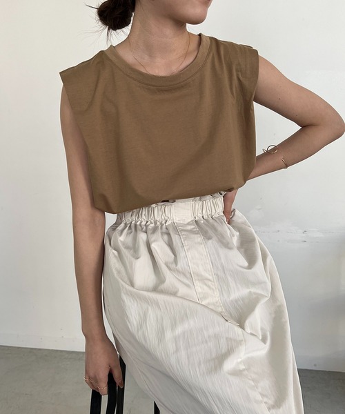 CAPRICIEUX LE'MAGE（カプリシューレマージュ）の「タックスリーブTシャツ（Tシャツ/カットソー・レディース・ブラック/ホワイト/グレー/ベージュ・FREE）」の4枚目の写真