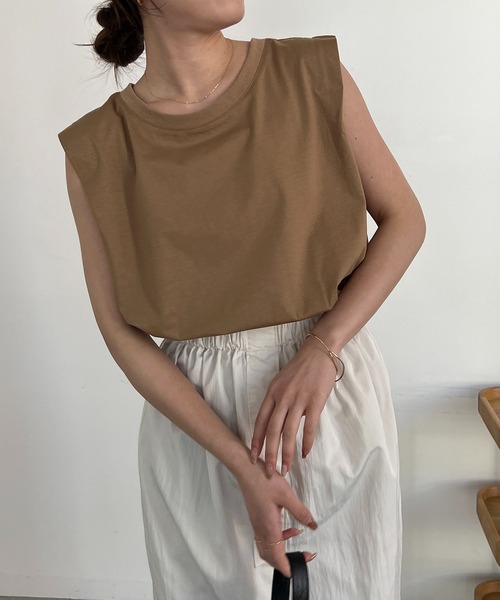 CAPRICIEUX LE'MAGE（カプリシューレマージュ）の「タックスリーブTシャツ（Tシャツ/カットソー・レディース・ブラック/ホワイト/グレー/ベージュ・FREE）」の12枚目の写真