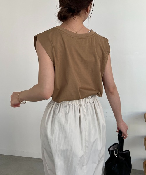 CAPRICIEUX LE'MAGE（カプリシューレマージュ）の「タックスリーブTシャツ（Tシャツ/カットソー・レディース・ブラック/ホワイト/グレー/ベージュ・FREE）」の9枚目の写真