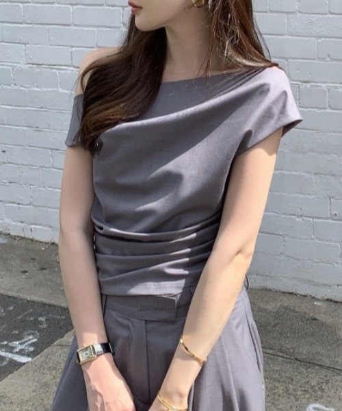 FREE STYLISTS(フリー スタイリスト)の「YUGA_YGMC ワイドドレープ オフショルダートップス(その他トップス・レディース・ブラック/グレー・FREE)」の22枚目の写真