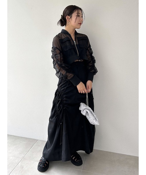 SNIDEL（スナイデル）の「Sustainableオーガンジーフレアスカート（スカート・レディース・ブラック/ライトグレー/ホワイト・1/0）」の6枚目の写真