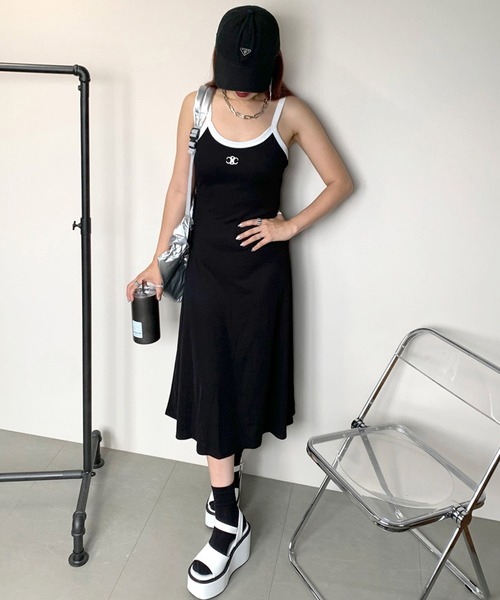 non-hedge(ノンヘッジ)の「刺繍ロゴキャミロングワンピース(ワンピース・レディース・ブラック×ホワイト/ブラック/ホワイト×ブラック/チャコールグレー・FREE)」の5枚目の写真