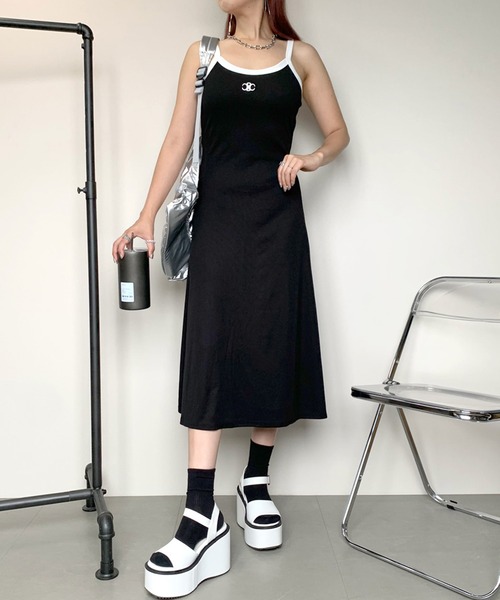 non-hedge(ノンヘッジ)の「刺繍ロゴキャミロングワンピース(ワンピース・レディース・ブラック×ホワイト/ブラック/ホワイト×ブラック/チャコールグレー・FREE)」の6枚目の写真