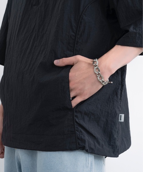 SINSS(シンス)の「Loose fit nylon tech HS shirt / ルーズフィットナイロンテックハーフスリーブシャツ(シャツ/ブラウス・メンズ・ブラック・SMALL/MEDIUM/LARGE)」の13枚目の写真