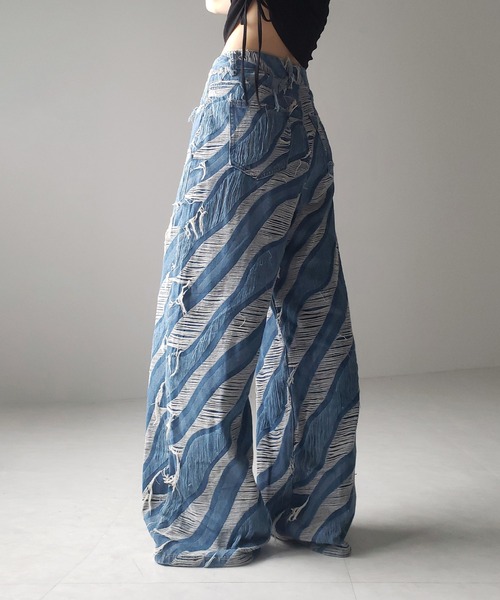 me+em select(ミームセレクト)の「※※【 2color / 4size 】バイカラーカットフリンジダメージワイドデニム / bicolor cut fringe damaged wide denim(デニムパンツ・レディース・ブラック/ブルー・SMALL/MEDIUM/LARGE/X-LARGE)」の14枚目の写真
