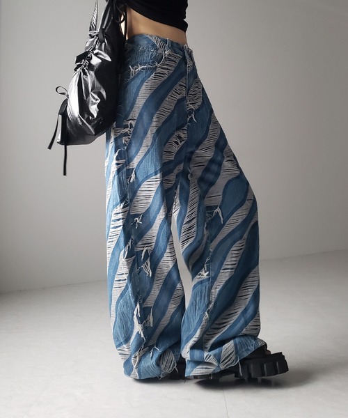 me+em select(ミームセレクト)の「※※【 2color / 4size 】バイカラーカットフリンジダメージワイドデニム / bicolor cut fringe damaged wide denim(デニムパンツ・レディース・ブラック/ブルー・SMALL/MEDIUM/LARGE/X-LARGE)」の18枚目の写真