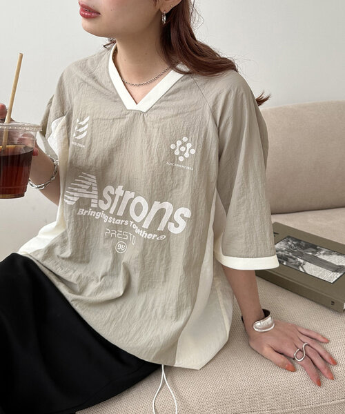 DISCOAT（ディスコート）の「【ユニセックス】配色ナイロン半袖スウェットシャツ《WEB限定》（シャツ/ブラウス・レディース・ネイビー/オフホワイト/グレイッシュベージュ・FREE）」の2枚目の写真