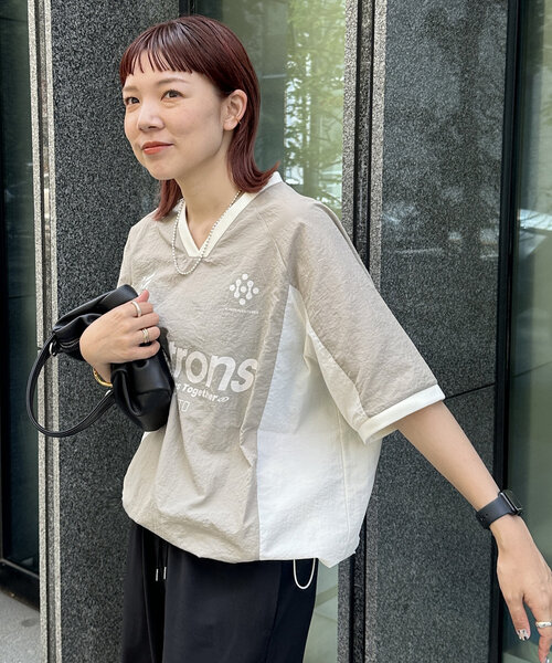 DISCOAT（ディスコート）の「【ユニセックス】配色ナイロン半袖スウェットシャツ《WEB限定》（シャツ/ブラウス・レディース・ネイビー/オフホワイト/グレイッシュベージュ・FREE）」の19枚目の写真