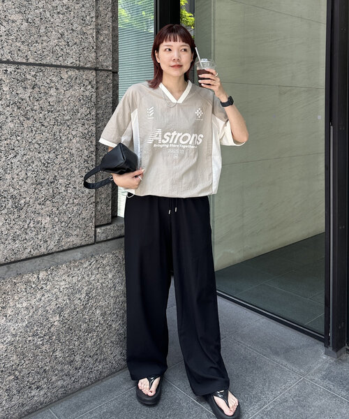 DISCOAT（ディスコート）の「【ユニセックス】配色ナイロン半袖スウェットシャツ《WEB限定》（シャツ/ブラウス・レディース・ネイビー/オフホワイト/グレイッシュベージュ・FREE）」の18枚目の写真