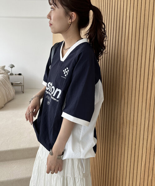 DISCOAT（ディスコート）の「【ユニセックス】配色ナイロン半袖スウェットシャツ《WEB限定》（シャツ/ブラウス・レディース・ネイビー/オフホワイト/グレイッシュベージュ・FREE）」の15枚目の写真