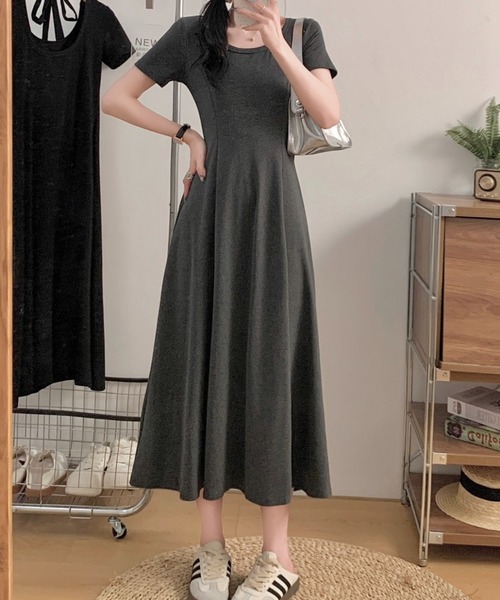 LADY LIKE(レディライク)の「バックリボン半袖ロングワンピース(ワンピース・レディース・グレー/ブラック・M)」の2枚目の写真