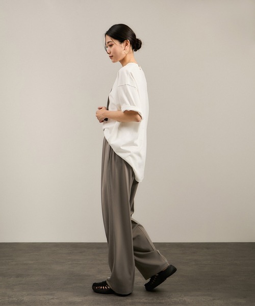 SALON adam et rope'（サロン アダム エ ロペ）の「【追加】イージーストレッチストレートパンツ2/スラックス【接触冷感・UVケア・洗える】（その他パンツ・レディース・ブラック/ベージュ/ホワイト/グリーン系その他2・S/M）」の11枚目の写真