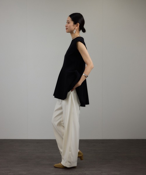 SALON adam et rope'（サロン アダム エ ロペ）の「【追加】イージーストレッチストレートパンツ2/スラックス【接触冷感・UVケア・洗える】（その他パンツ・レディース・ブラック/ベージュ/ホワイト/グリーン系その他2・S/M）」の7枚目の写真