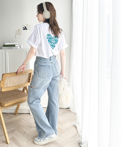 classicalelf(クラシカルエルフ)の「カジュアル可愛いが際立つ。綿100%バックハートロゴグラフィックプリントTシャツ(Tシャツ/カットソー・レディース・ホワイト/チャコール・SMALL/MEDIUM/LARGE/X-LARGE)」の7枚目の写真