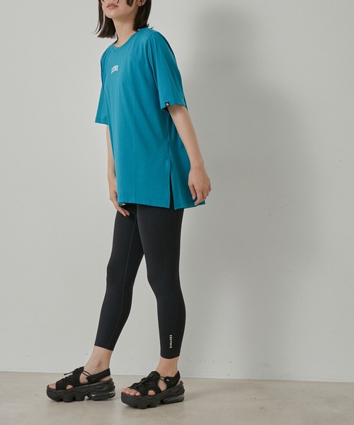 XEXYMIX（ゼクシィミックス）の「【XEXYMIX】スリット入りルーズフィット半袖Tシャツ（Tシャツ/カットソー・レディース・ホワイト/ブラック/ピンク/ブルー・S）」の8枚目の写真