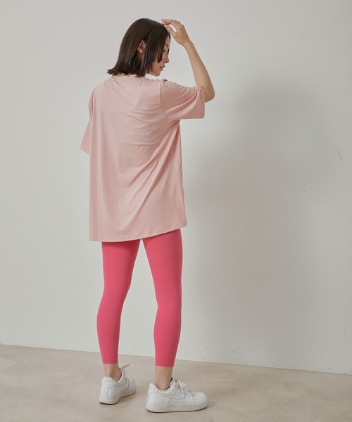 XEXYMIX（ゼクシィミックス）の「【XEXYMIX】スリット入りルーズフィット半袖Tシャツ（Tシャツ/カットソー・レディース・ホワイト/ブラック/ピンク/ブルー・S）」の9枚目の写真