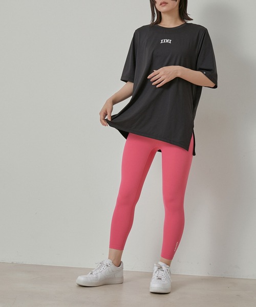 XEXYMIX（ゼクシィミックス）の「【XEXYMIX】スリット入りルーズフィット半袖Tシャツ（Tシャツ/カットソー・レディース・ホワイト/ブラック/ピンク/ブルー・S）」の11枚目の写真