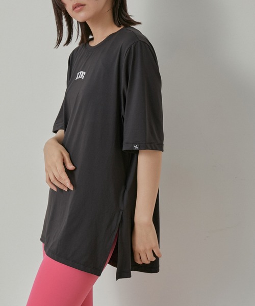 XEXYMIX（ゼクシィミックス）の「【XEXYMIX】スリット入りルーズフィット半袖Tシャツ（Tシャツ/カットソー・レディース・ホワイト/ブラック/ピンク/ブルー・S）」の12枚目の写真