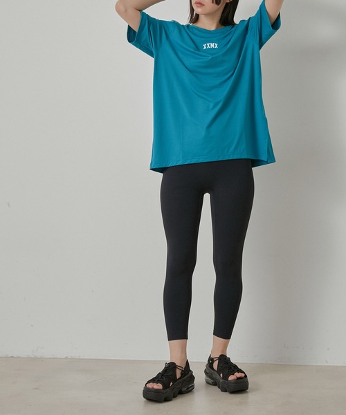 XEXYMIX（ゼクシィミックス）の「【XEXYMIX】スリット入りルーズフィット半袖Tシャツ（Tシャツ/カットソー・レディース・ホワイト/ブラック/ピンク/ブルー・S）」の19枚目の写真