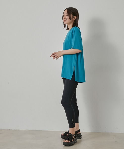 XEXYMIX（ゼクシィミックス）の「【XEXYMIX】スリット入りルーズフィット半袖Tシャツ（Tシャツ/カットソー・レディース・ホワイト/ブラック/ピンク/ブルー・S）」の20枚目の写真